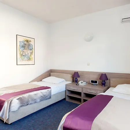 Hotell Ibb 3*